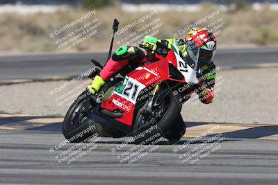 media/Oct-13-2025-Moto Forza (Mon) [[a66d839500]]/3-B Group/Session 3 (Turn 16)/